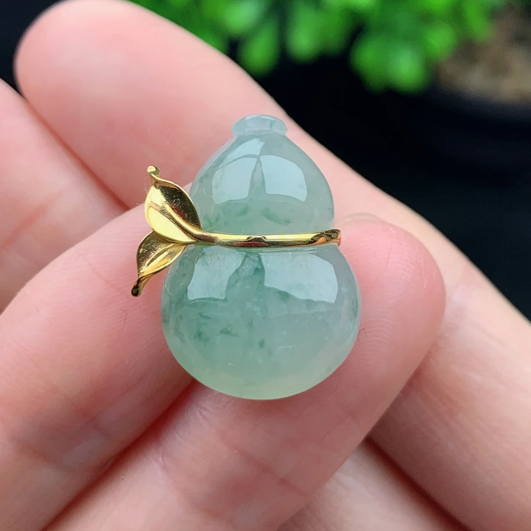 缅甸天然A货翡翠 18k金镶嵌冰飘花葫芦吊坠 尺寸21/15/7.2mm