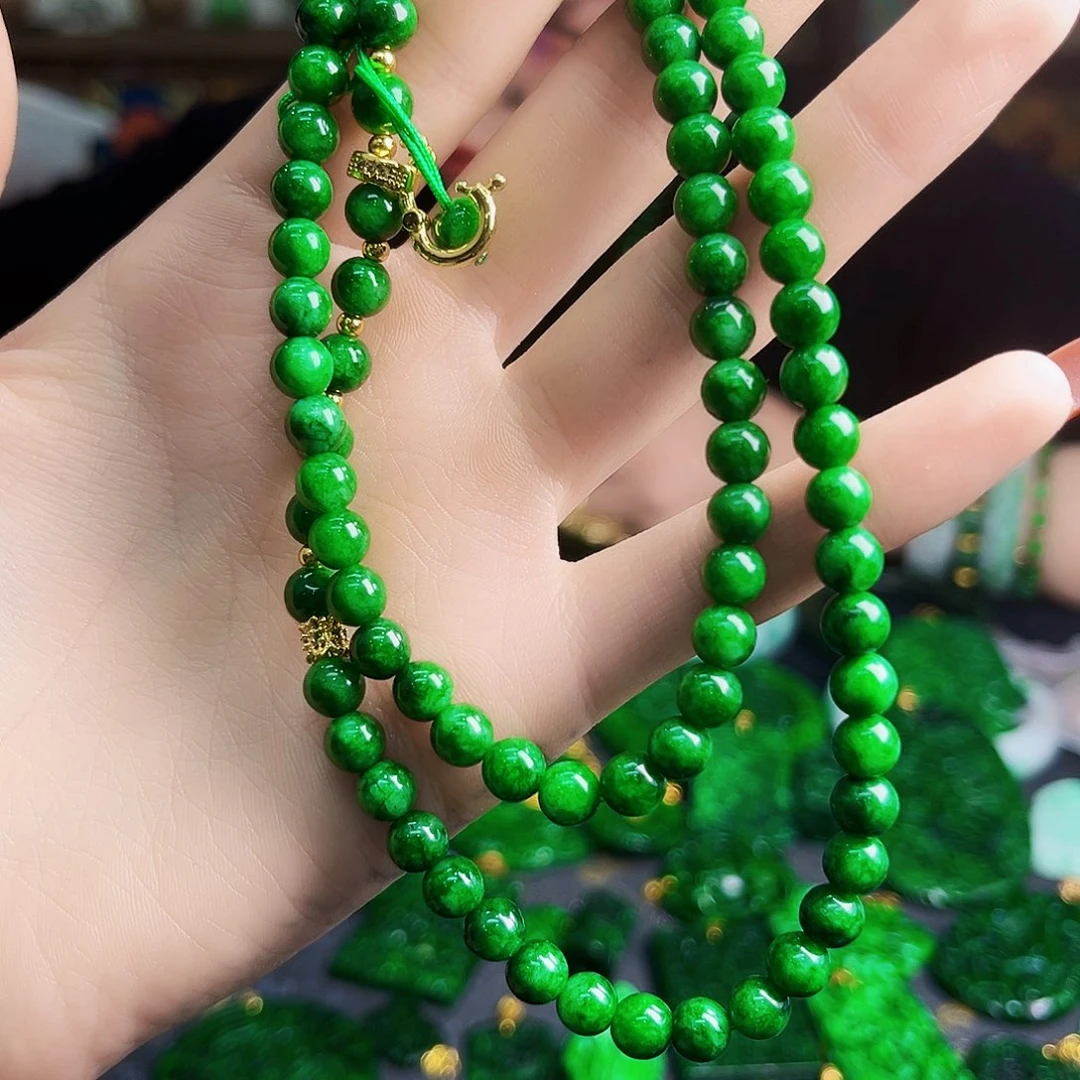 颈饰未镶嵌翡翠多样性