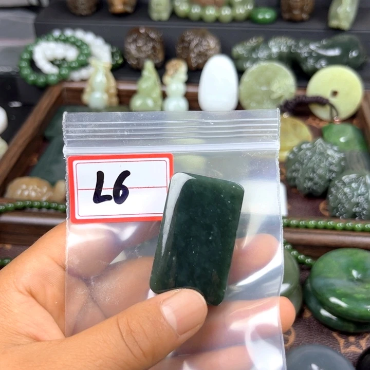 和田玉未镶嵌珠宝半成品
