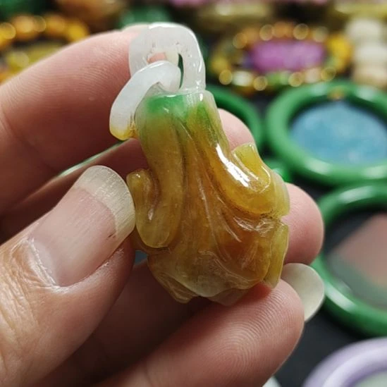 翡翠未镶嵌挂件翡翠