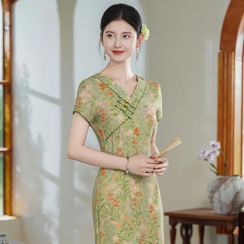 新中式旗袍高端2025夏季素雅国风复古礼服上海V领连衣裙日常可穿