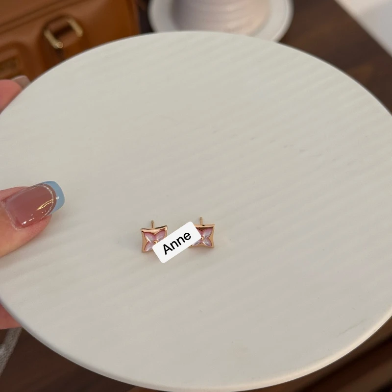 铜合金耳饰 粉贝菱形四叶草耳钉【R419】