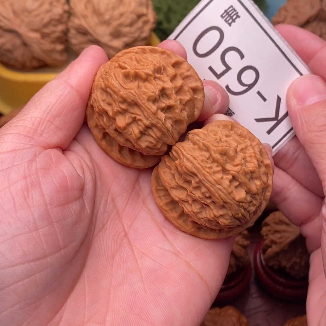 把件桃核狮子头39…..