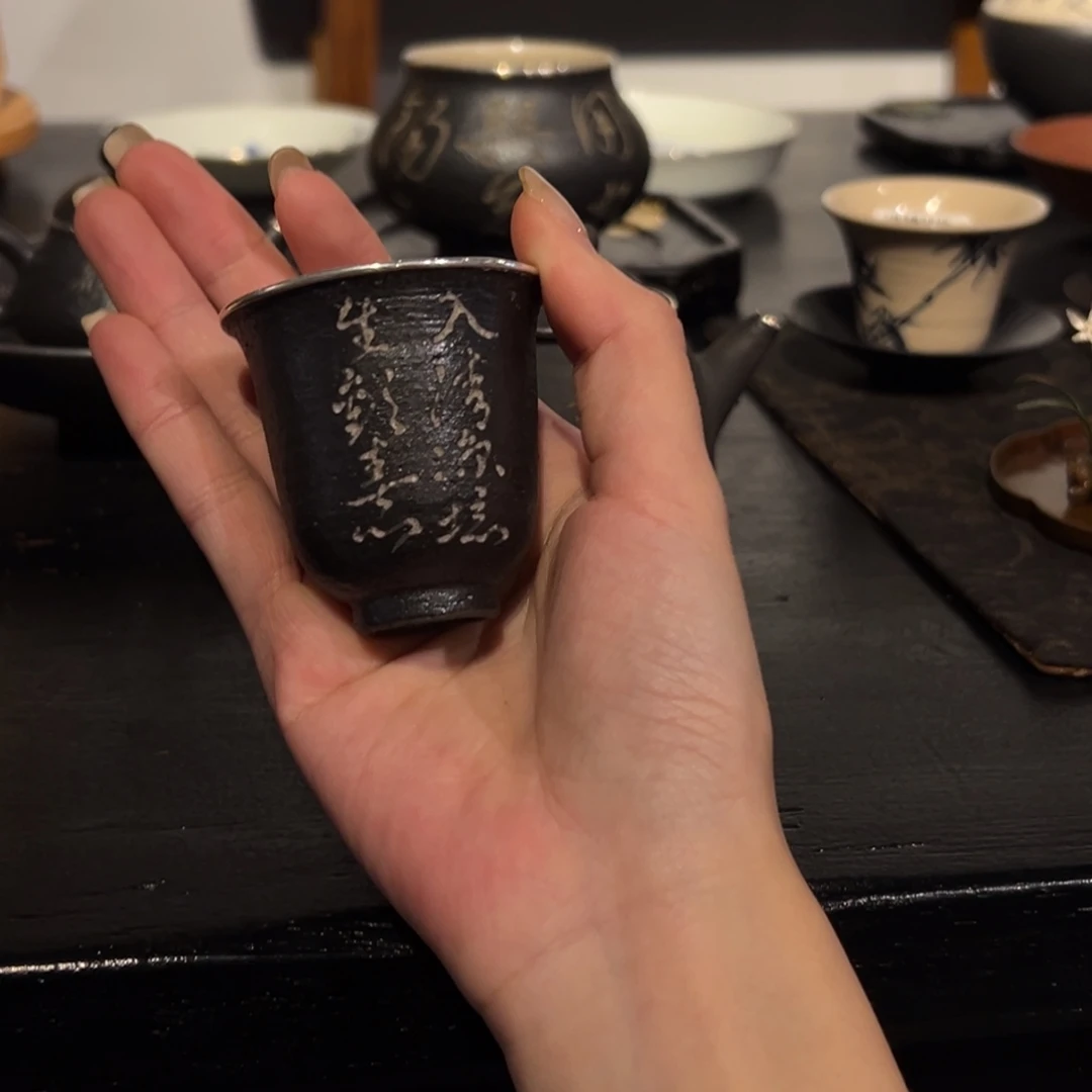 陶瓷。       陶瓷。