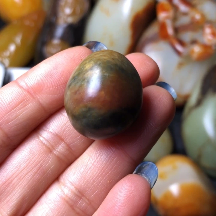 和田玉未镶嵌珠宝奇石