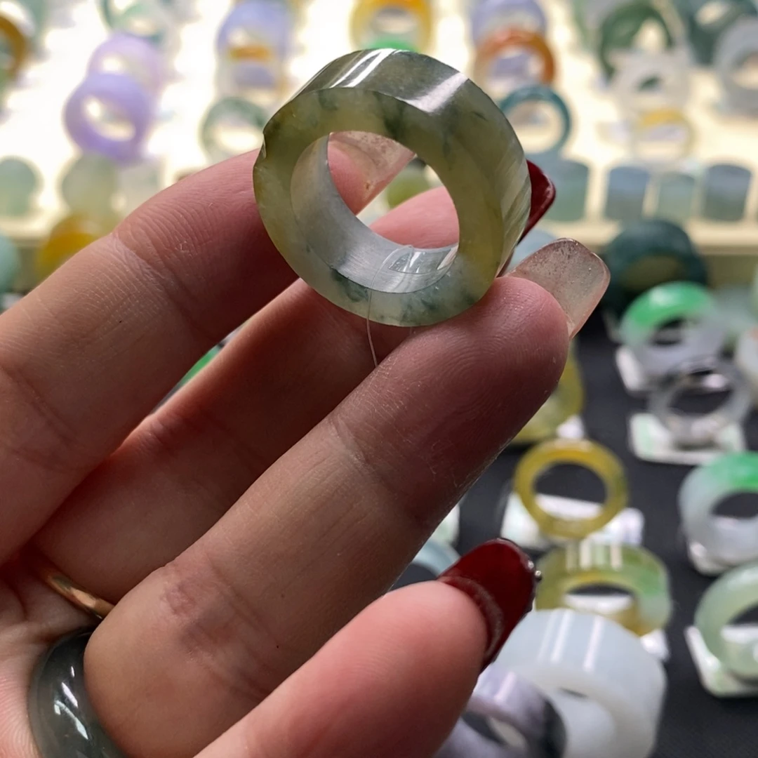 定制翡翠未镶嵌一**花翡翠戒指