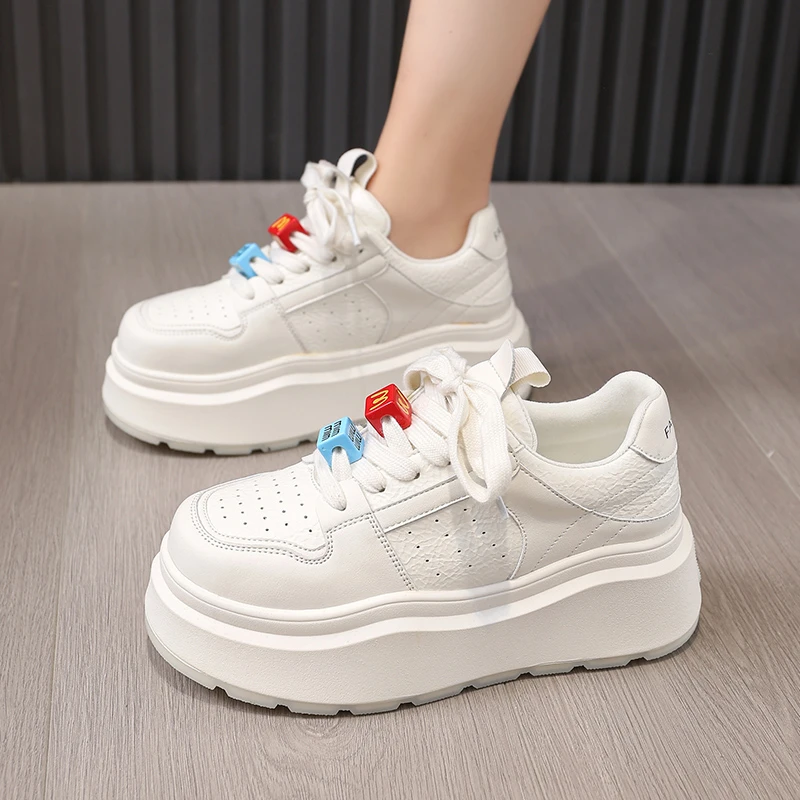 厚底小白鞋女2025年春季新款网红女士休闲鞋时尚百搭增高运动板鞋