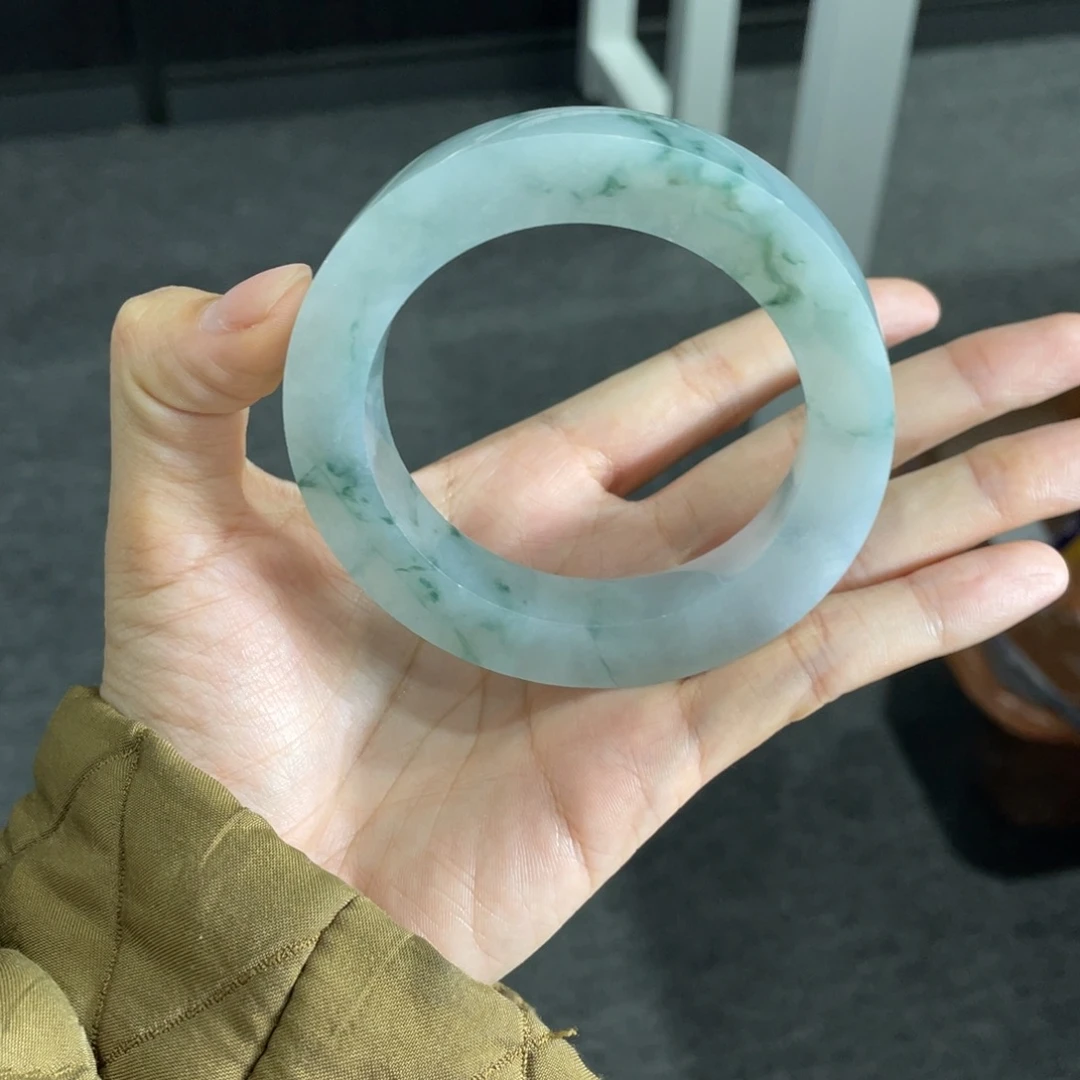 当***近定制翡翠未镶嵌翡翠
