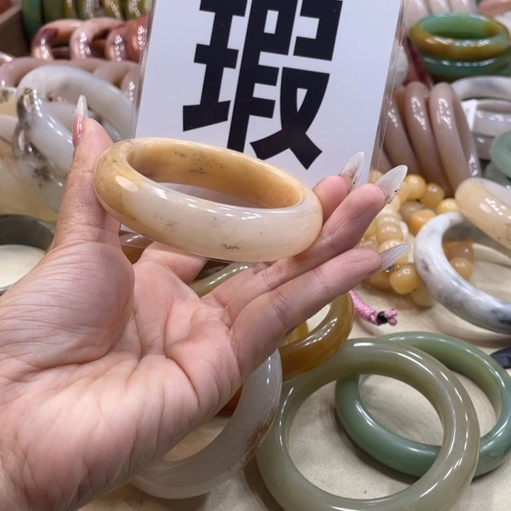 /***t石英质玉未镶嵌珠宝奇石