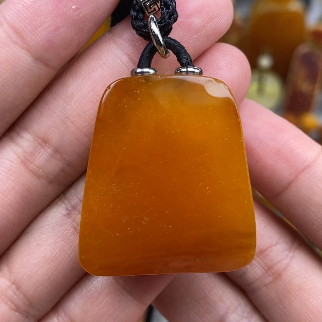 未镶嵌琥珀珠宝奇石