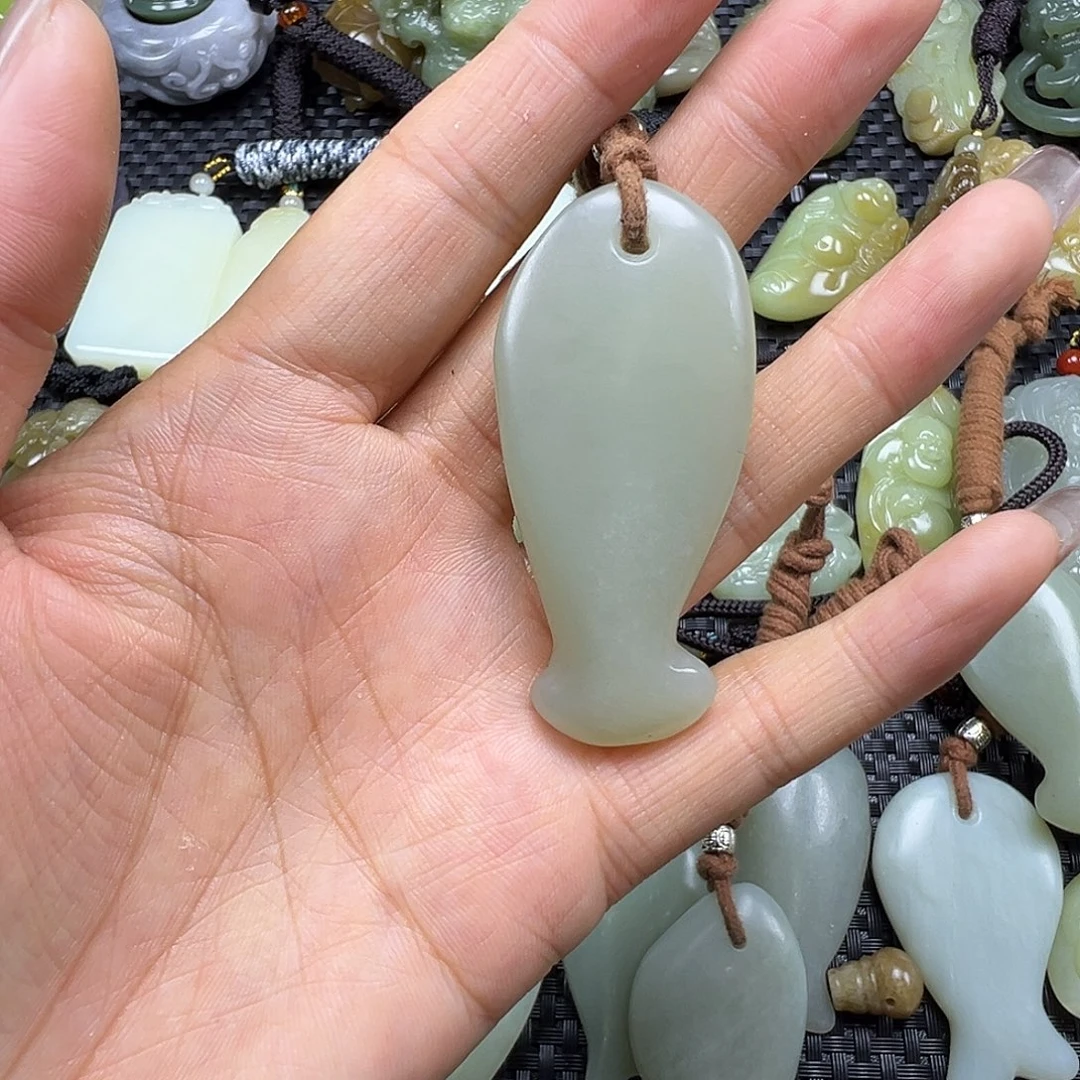 和田玉未镶嵌吊坠(不含链)卡58.2（福利漏.不退不换）