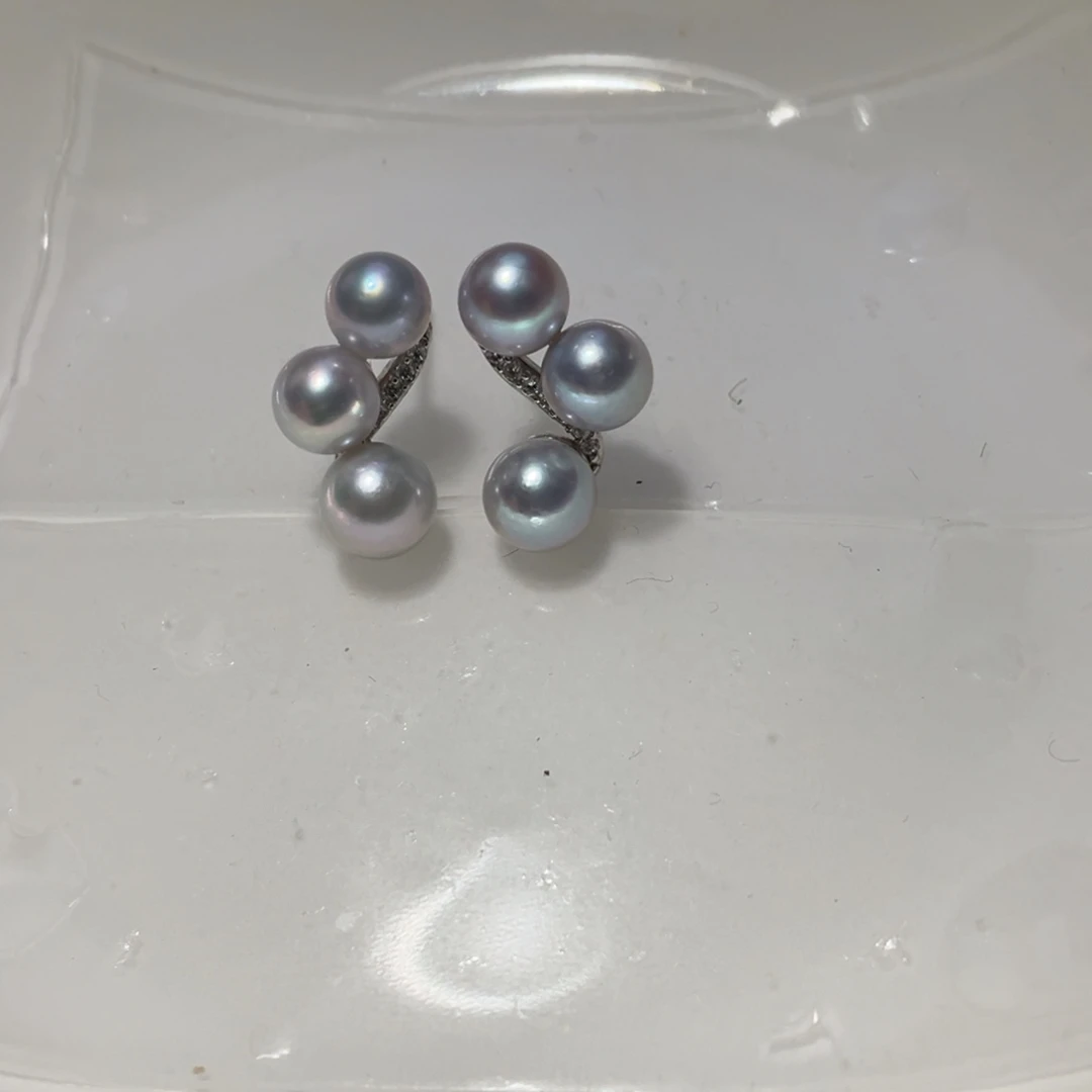 袁***基银S925镶嵌耳饰海水珍珠