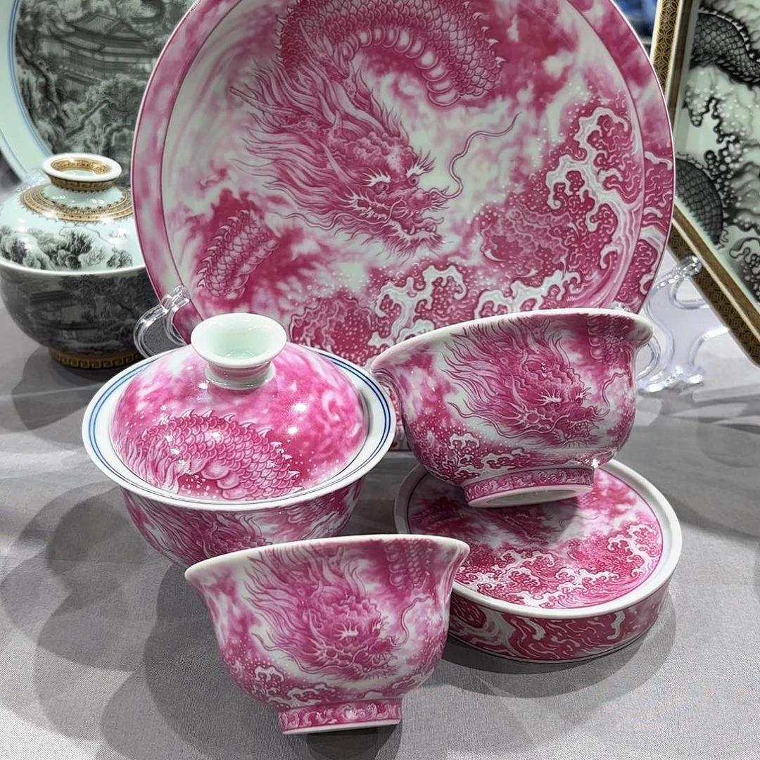瓷片景德镇瓷器精品陈列