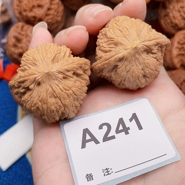 文玩核桃吊坠核桃
