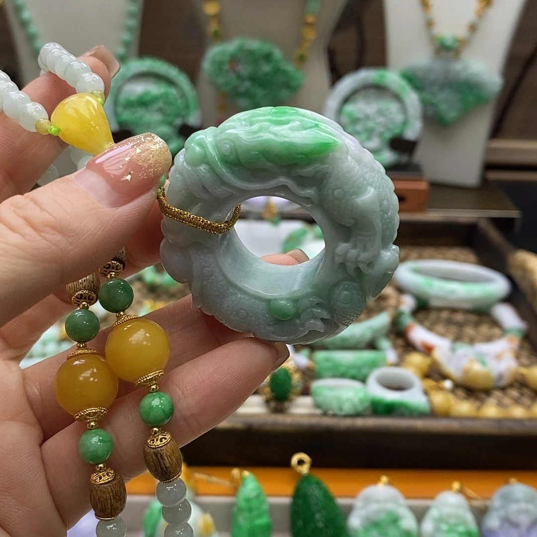 翡翠未镶嵌颈饰天然