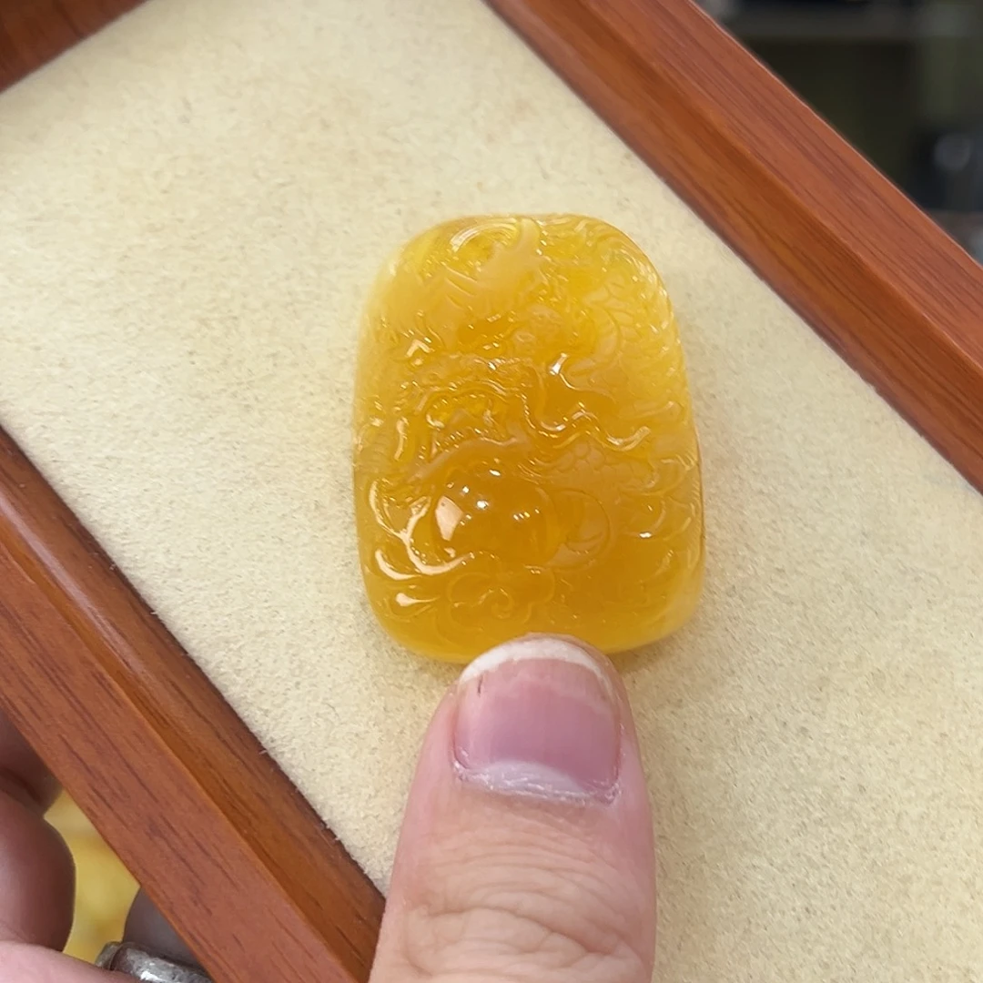 蜜蜡未镶嵌珠宝奇石