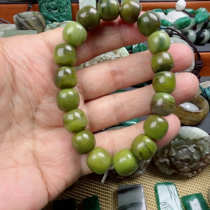 未镶嵌独山玉颈饰