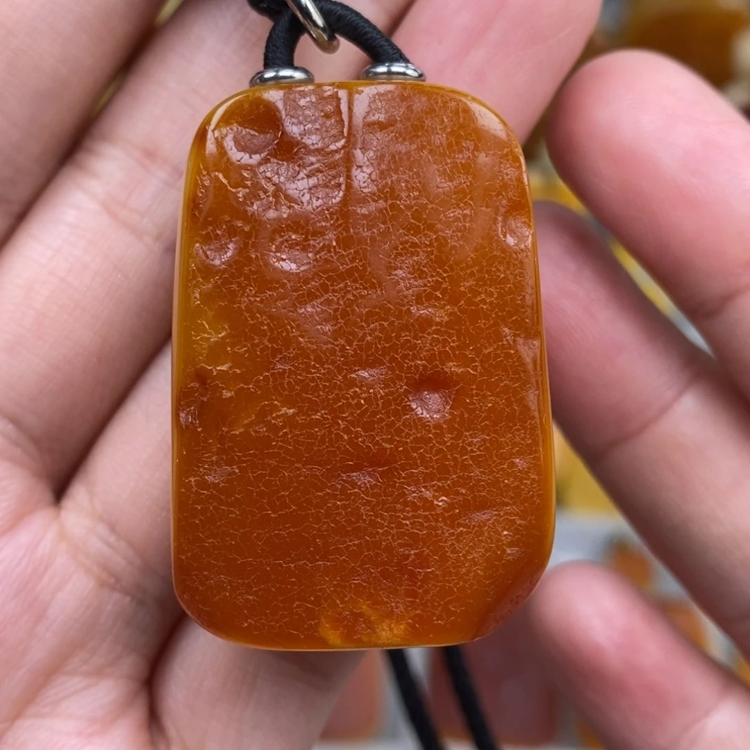 未镶嵌琥珀珠宝奇石