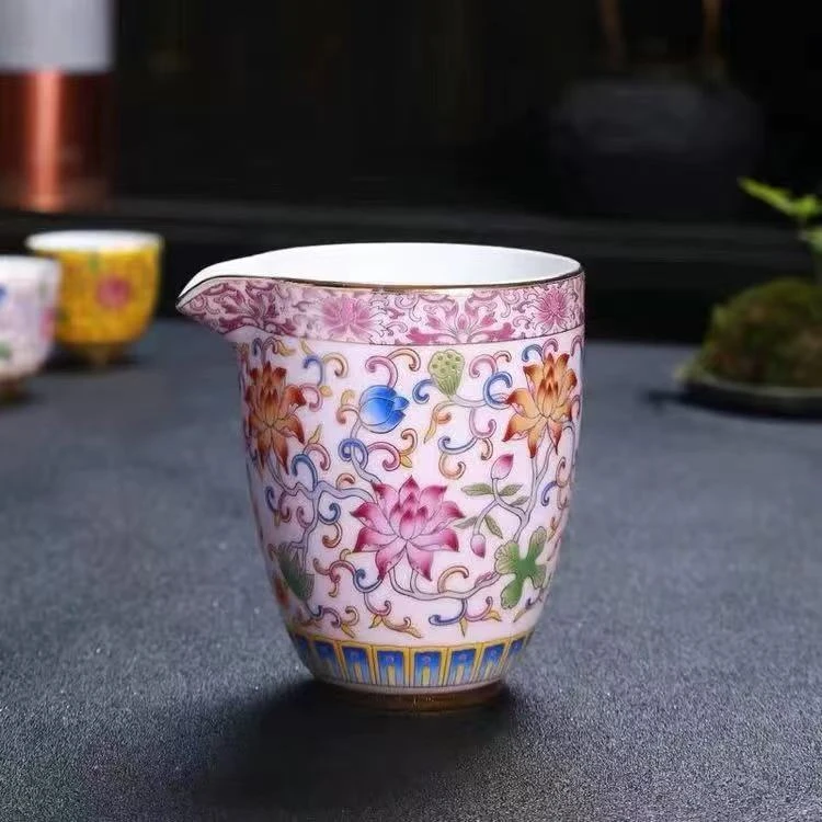 珐琅彩缠枝莲（粉）公道杯F65