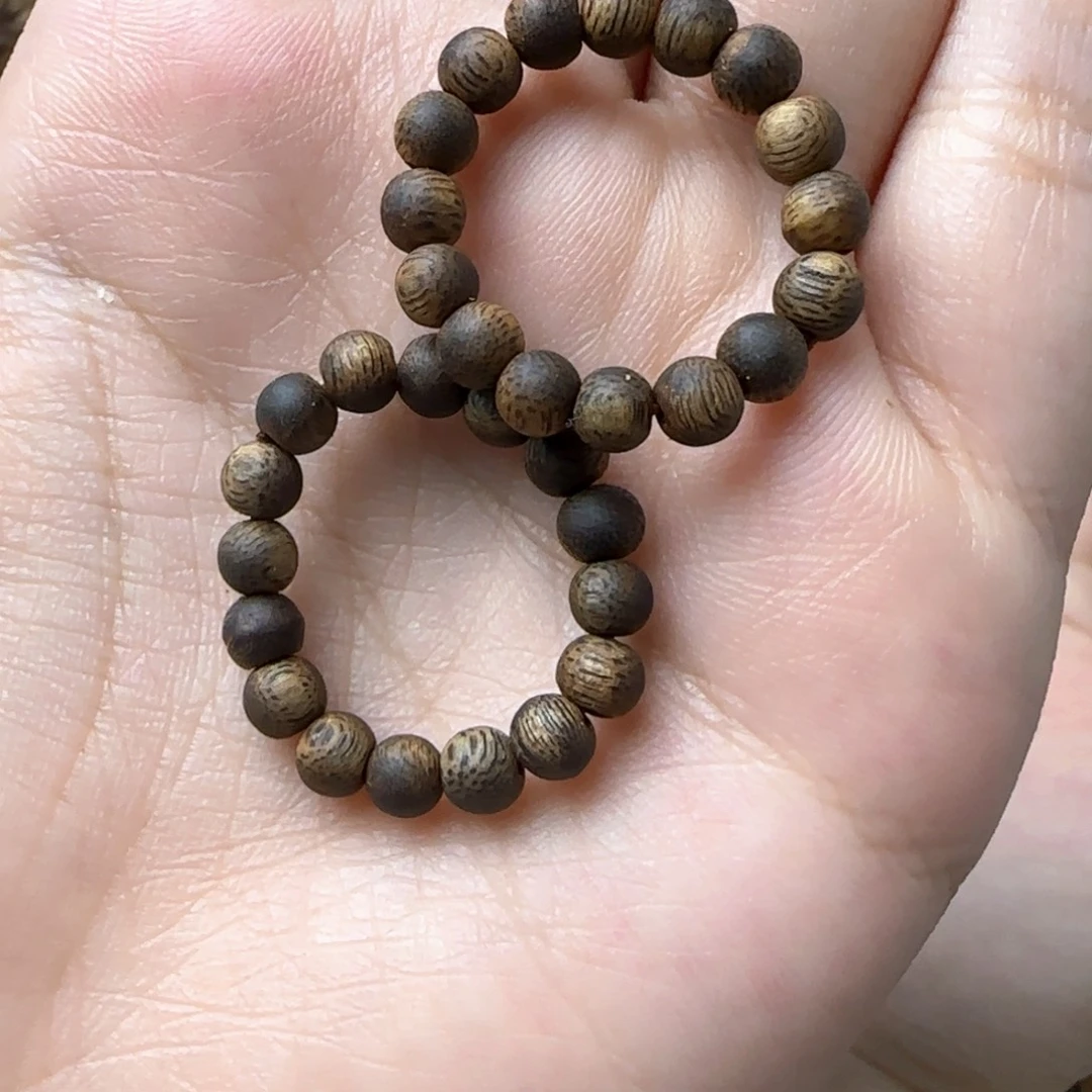 沉香沉香碎屑碎屑老白棋树心油戒指多样性发一