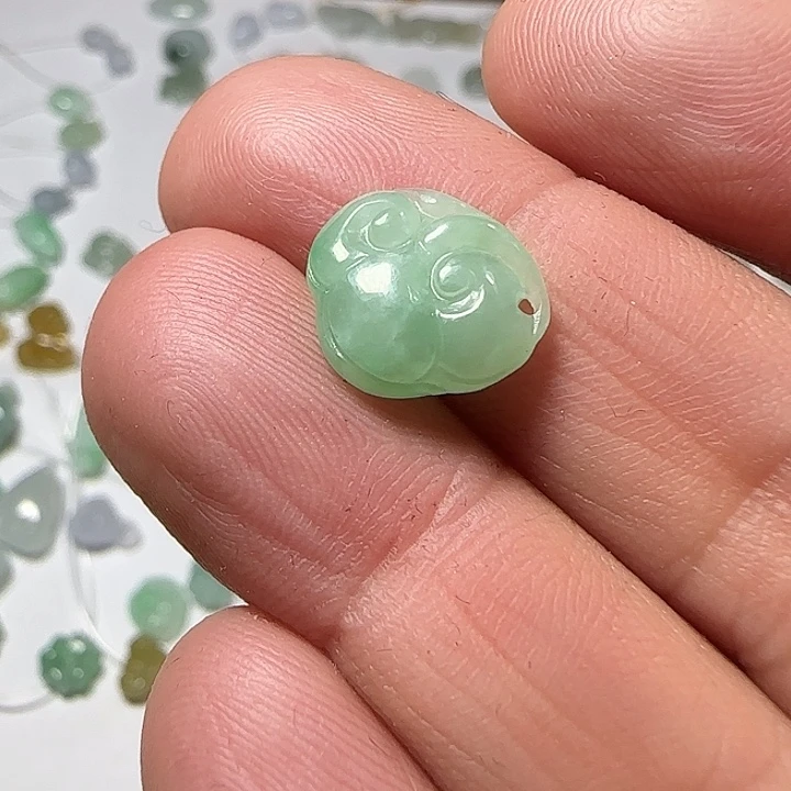 翡翠未镶嵌颈饰天然缅甸翡翠如意