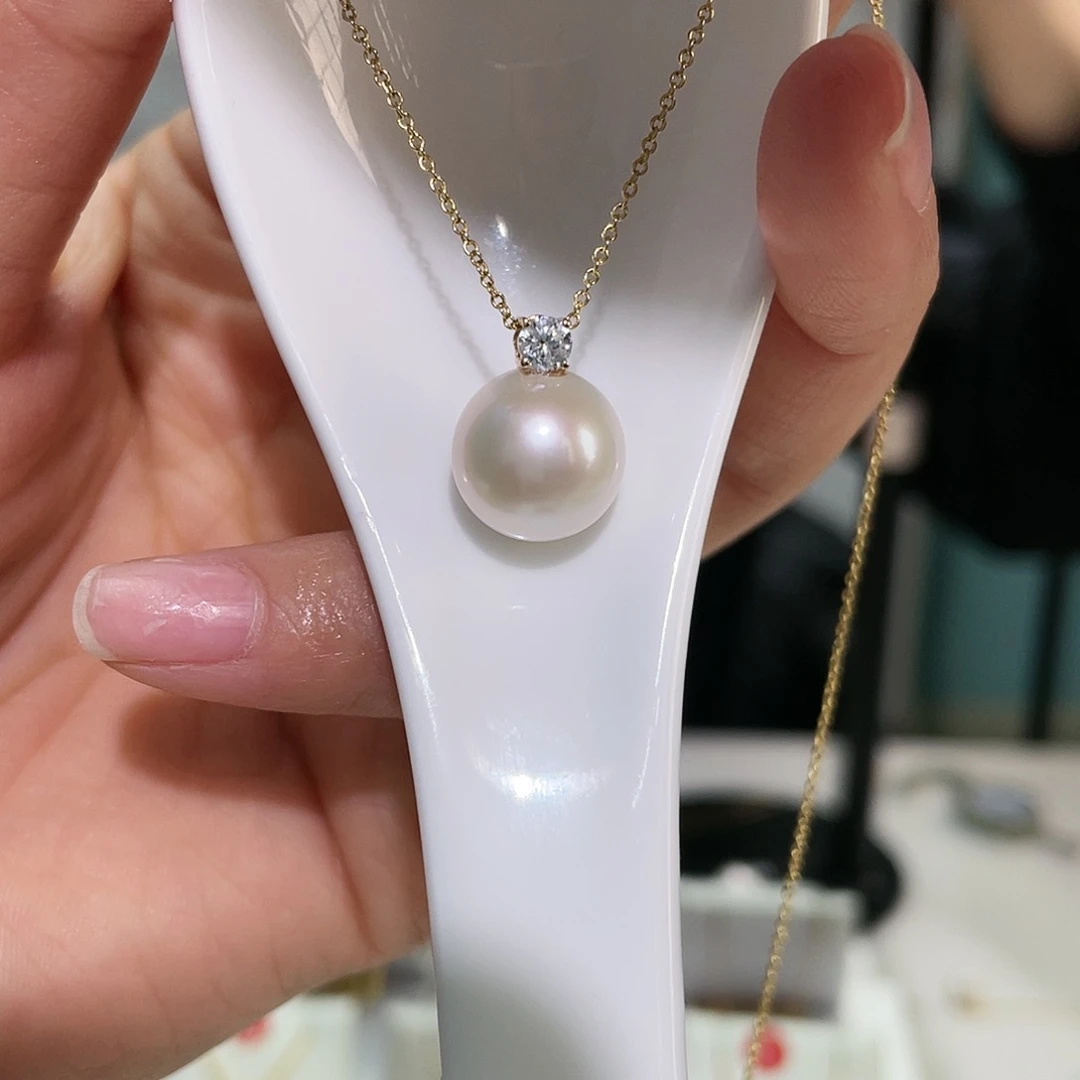 淡水珍珠颈饰18K金镶嵌