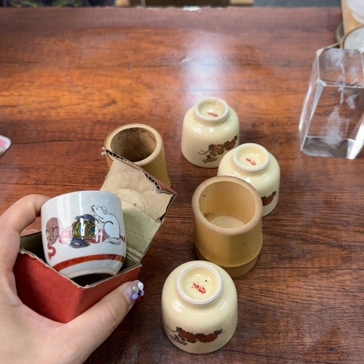 一个陶瓷物件哈哈哈哈
