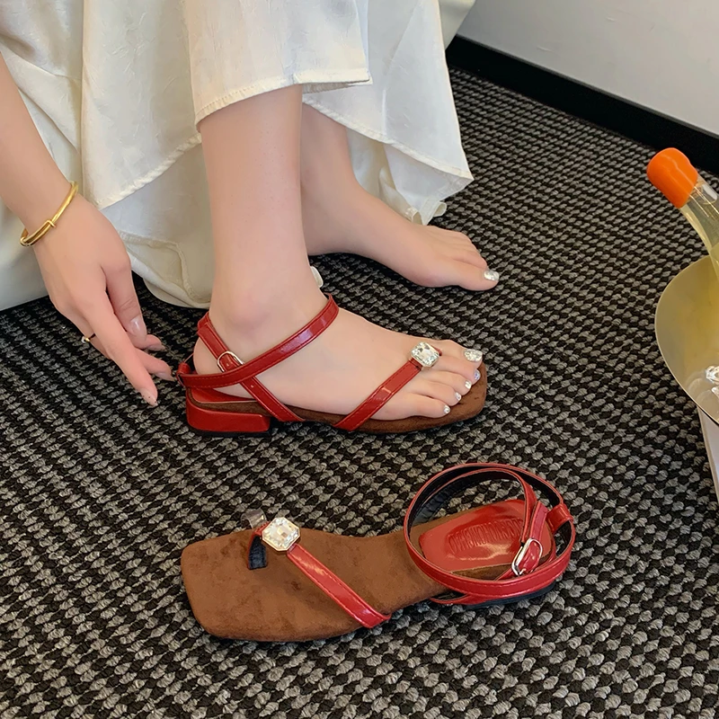 一字带夹趾凉鞋女款夏季粗跟法式时尚高级感2025新款中跟韩系女鞋