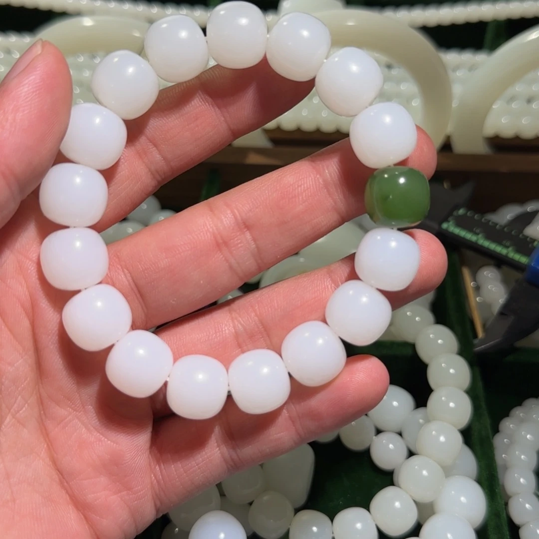 和田玉未镶嵌颈饰阿*罗