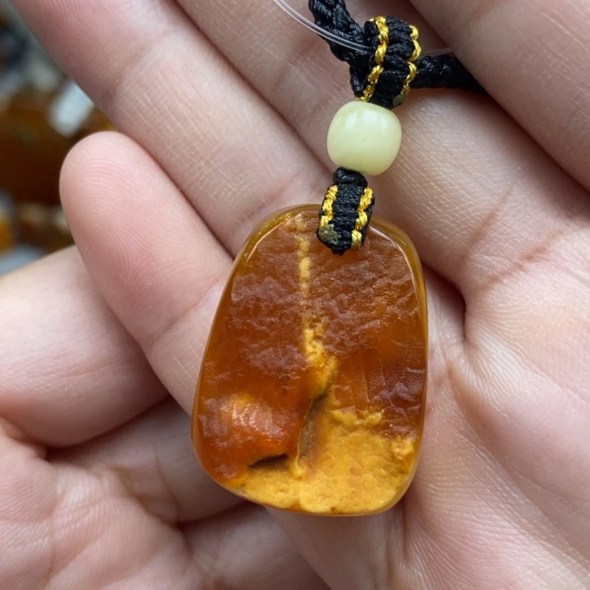 【闪购商品】琥珀颈饰未镶嵌