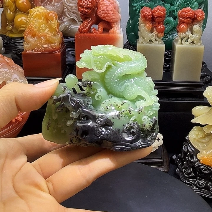 用***1寿山石梅子青龙行天下