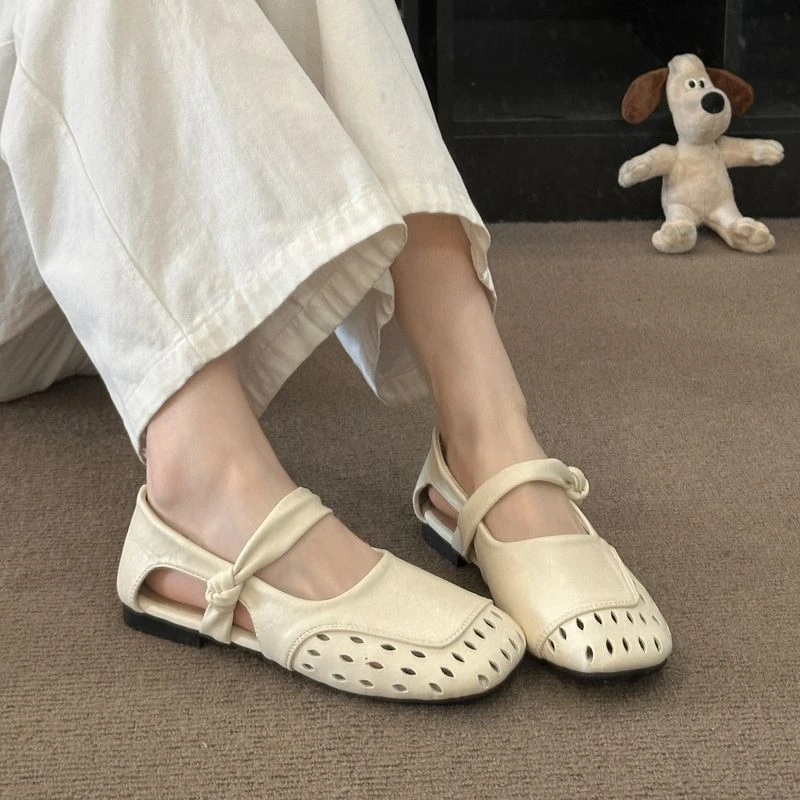 2025新款法式绝美平底凉鞋女夏外穿配裙子镂空妈妈凉单鞋女款夏季