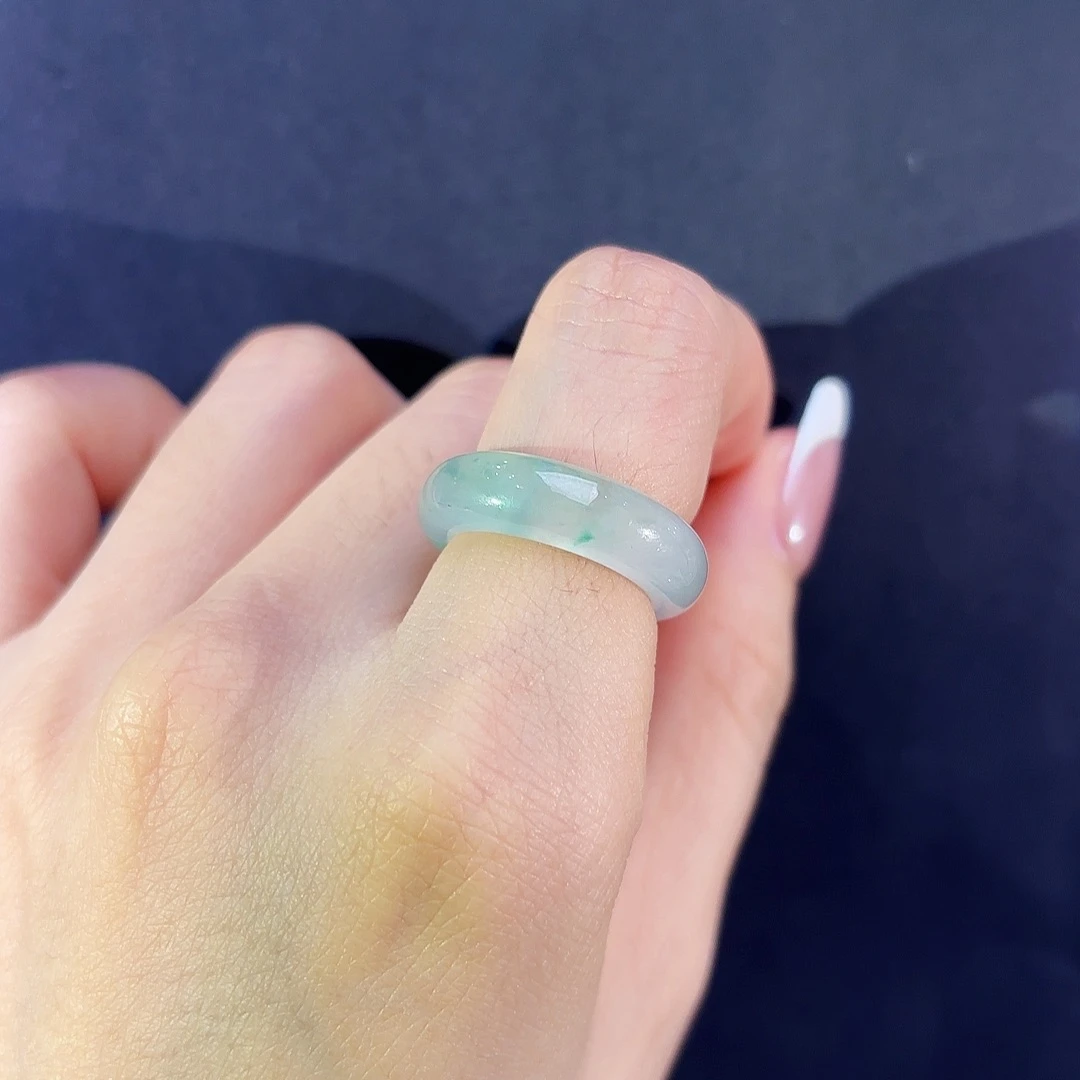 翡翠戒圈未镶嵌翡翠素圈戒指多人不退不换