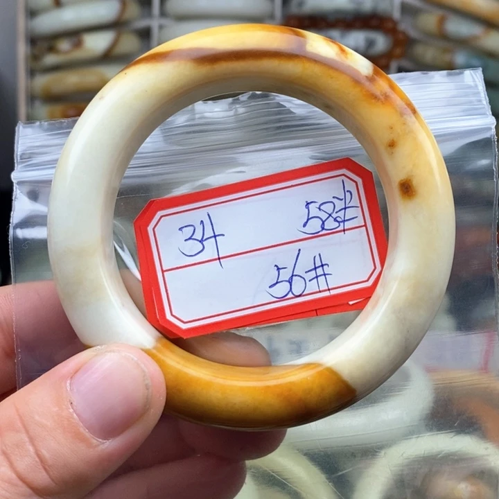 未镶嵌蛇纹石玉颈饰