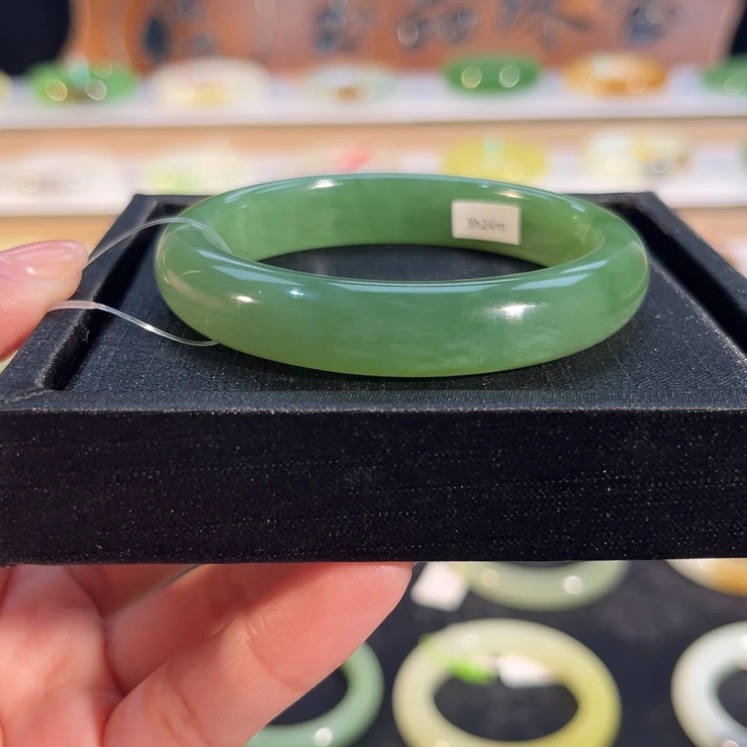 和田玉未镶嵌手镯冰底粉青 漏！