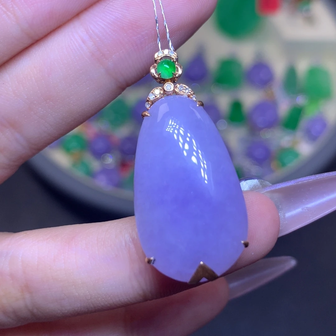 翡翠18K金镶嵌颈饰