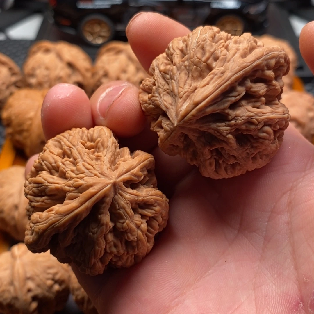彳****文玩核桃精品对粗筋