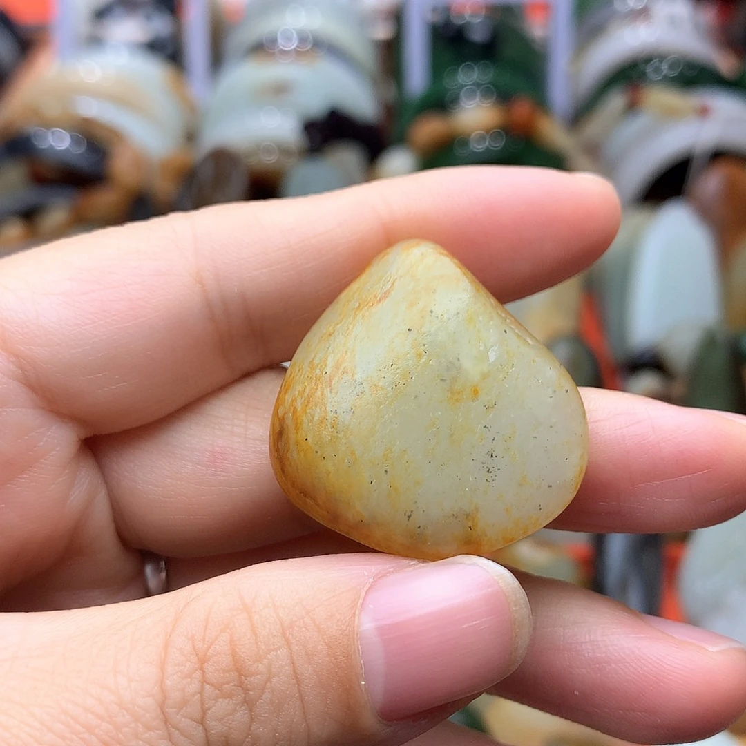 未镶嵌和田玉（子料）挂件