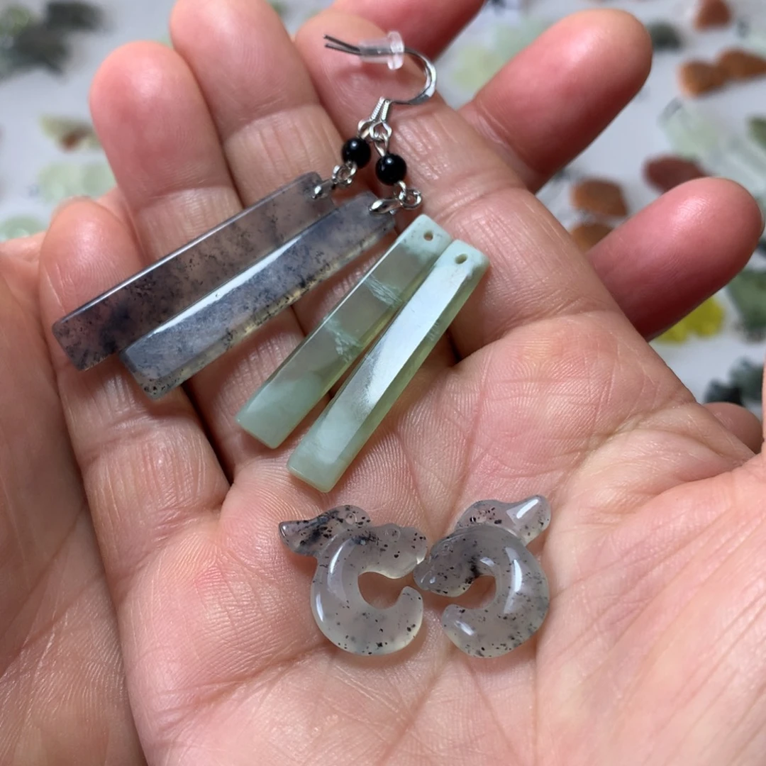 M***扣蛇纹石玉未镶嵌耳环