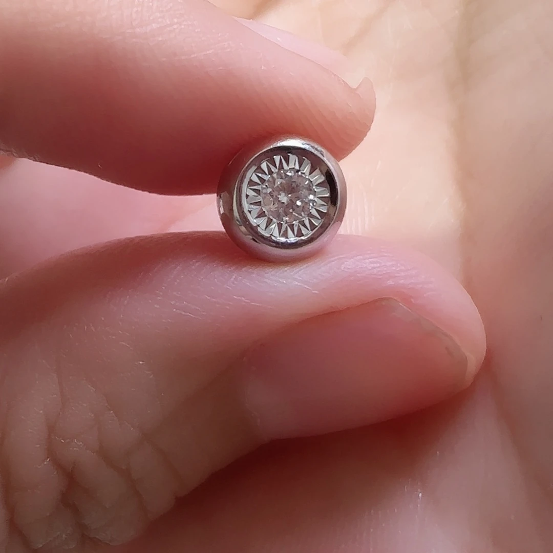 吊坠(不含链)18K金镶嵌天然钻石