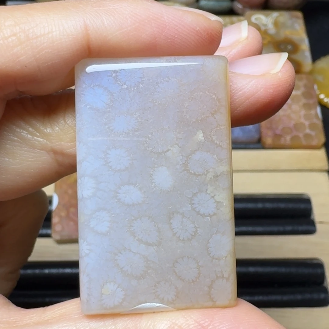 硅化玉冰透花花未镶嵌