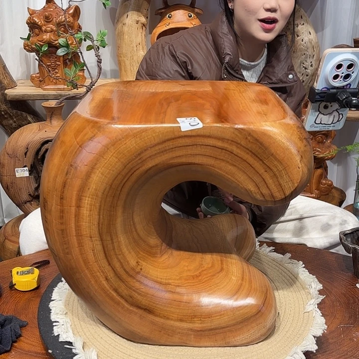 瑞***姐香樟木香樟木根雕凳子一物一拍编号810长33宽34高37