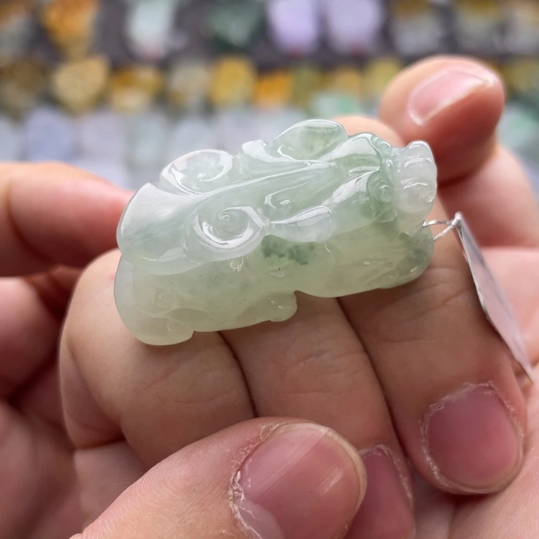 翡翠颈饰未镶嵌貔貅