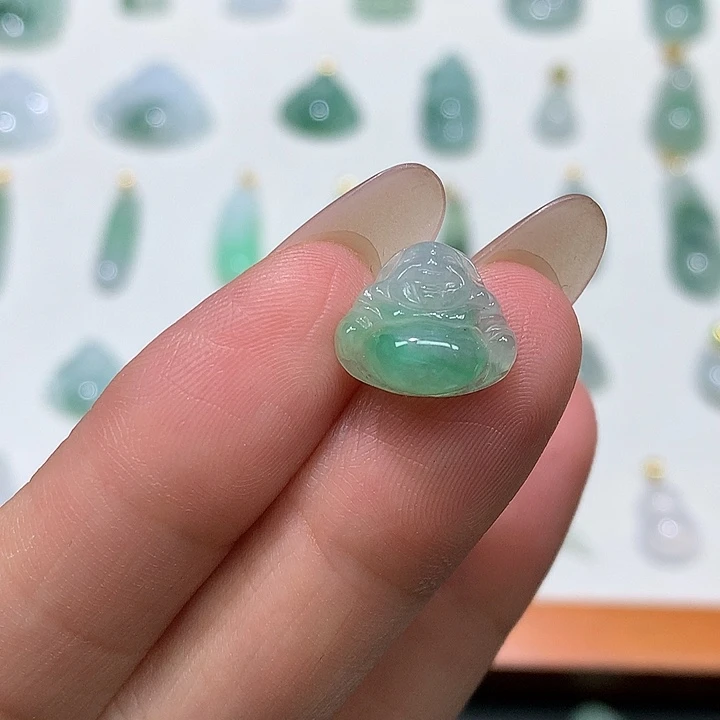 颈饰未镶嵌翡翠佛公