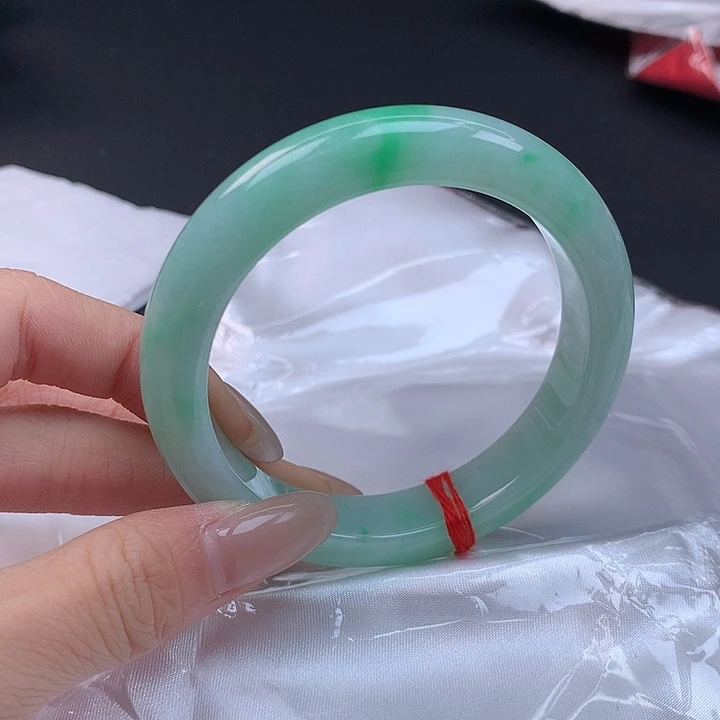 翡翠未镶嵌手镯57