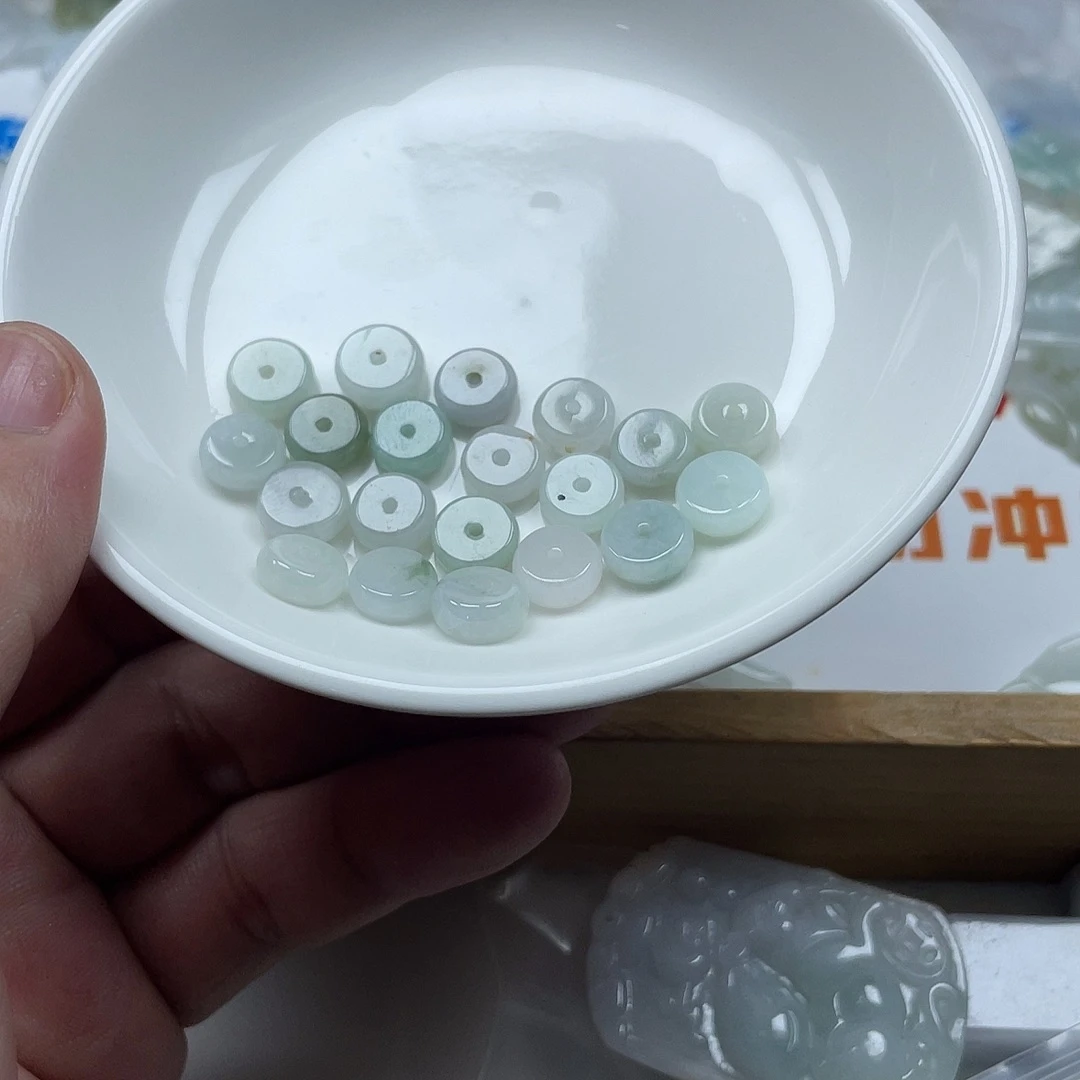 翡翠未镶嵌耳饰5432