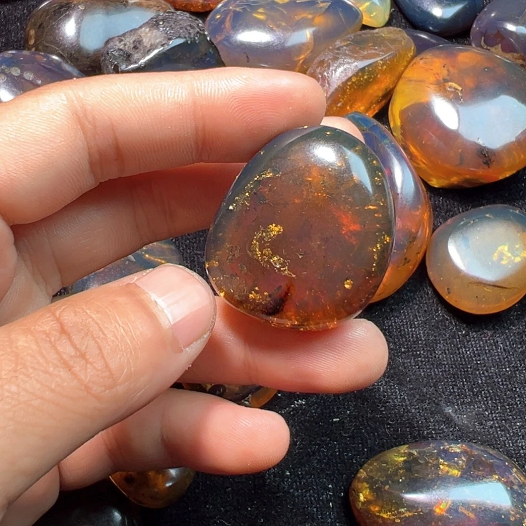 琥珀裸石未镶嵌臭*宝吊坠