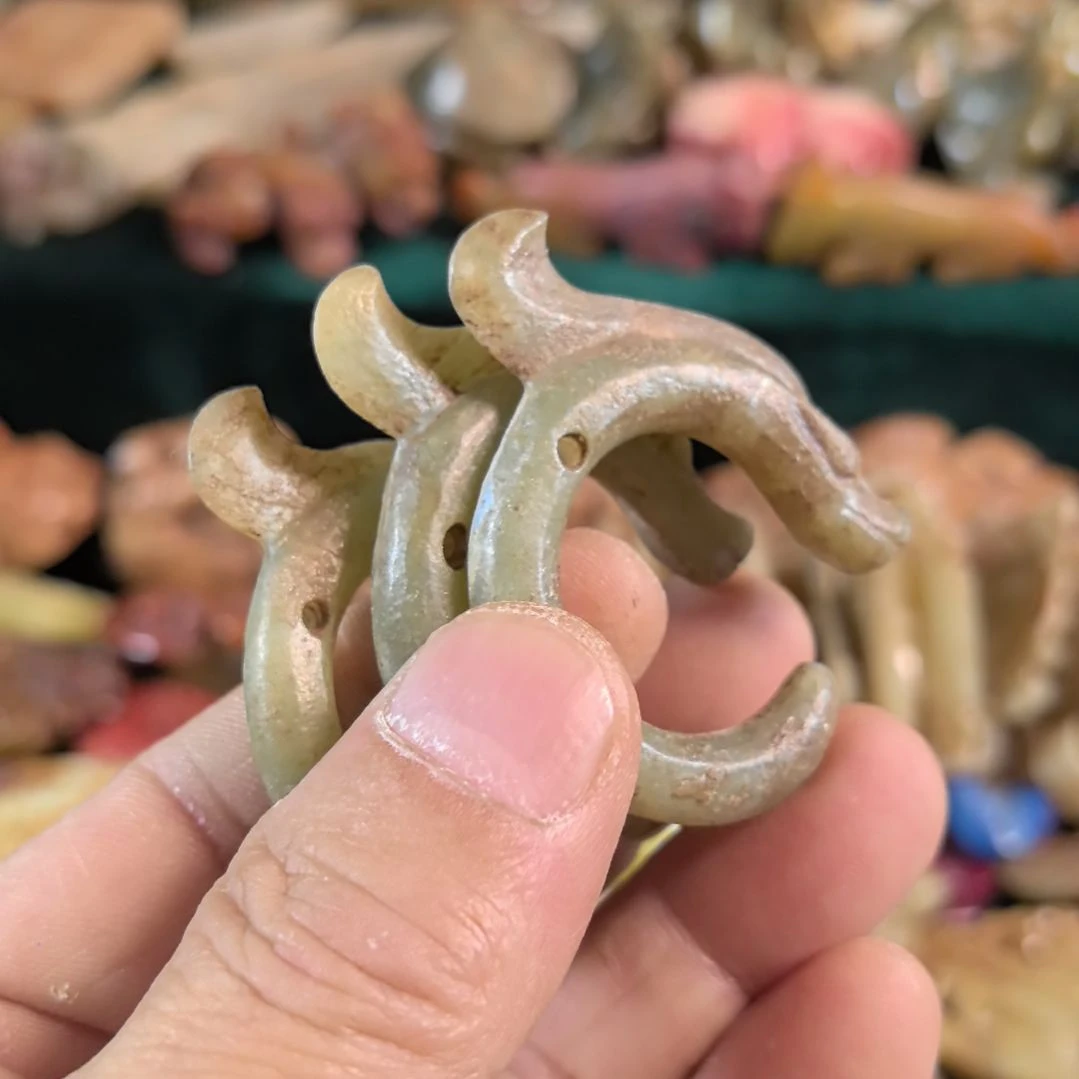 玛瑙/玉髓和田玉质如图所示配饰未镶嵌