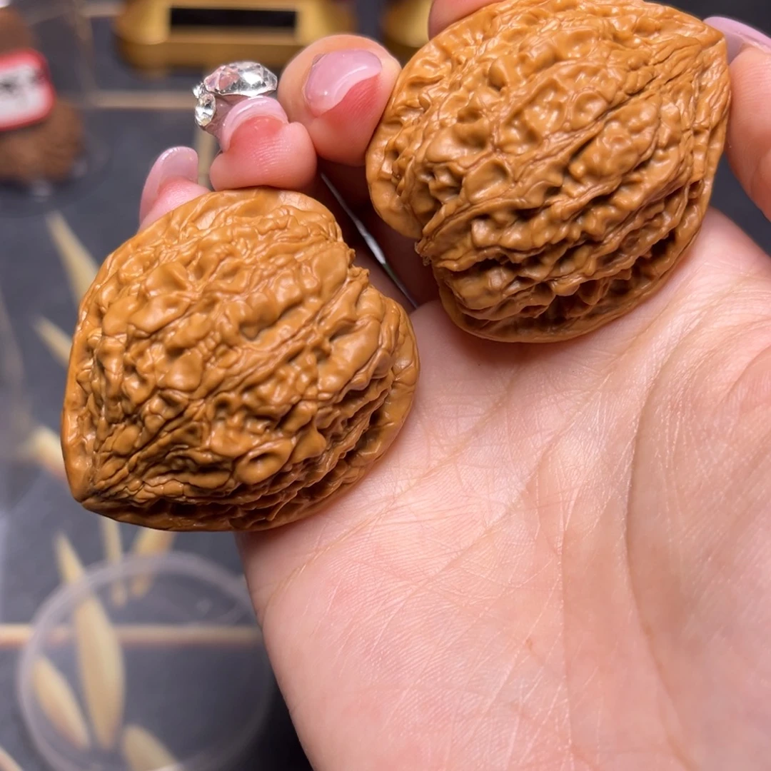 文玩核桃吊坠坐佛41.5