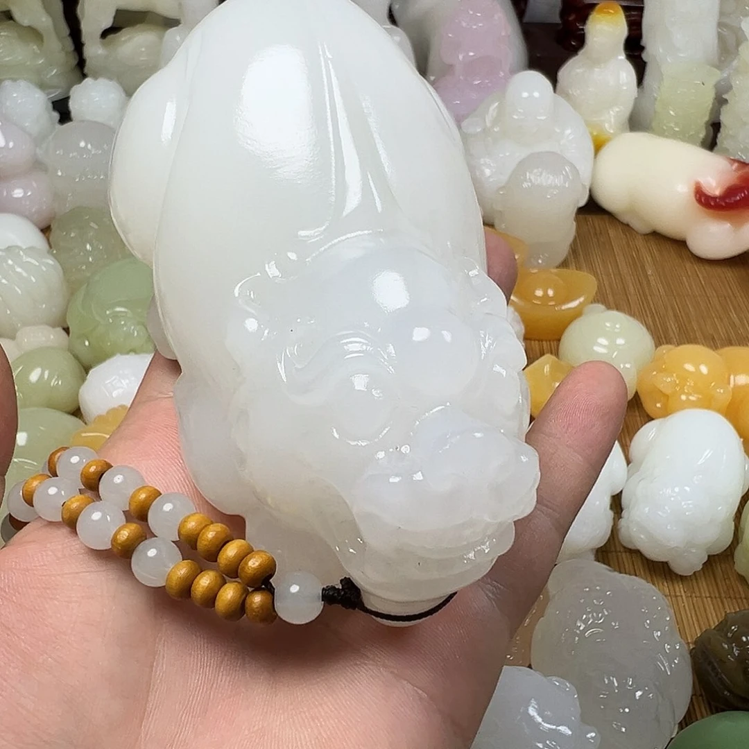 石材老*青海手工雕刻貔貅摆件